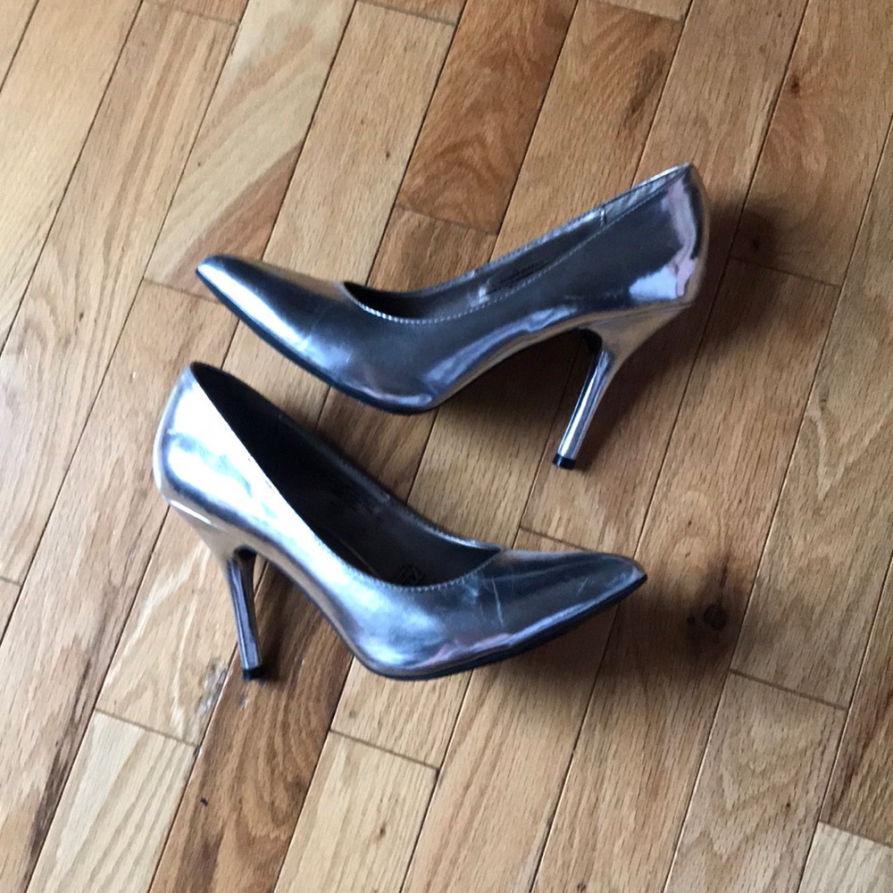 Silver Pointed Heels